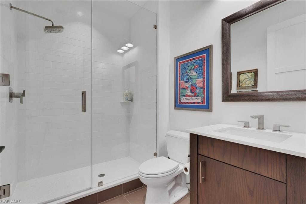 850 Central 303 photo 24