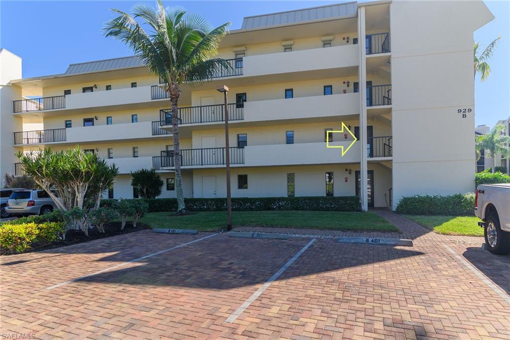 929 Collier CT B201