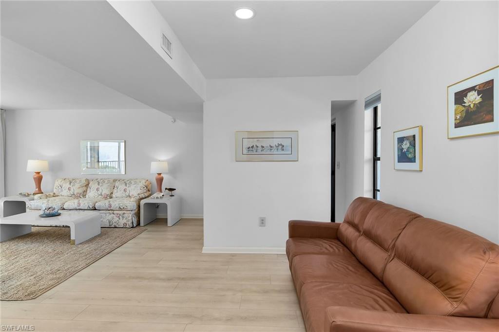 929 Collier CT B201 photo 6