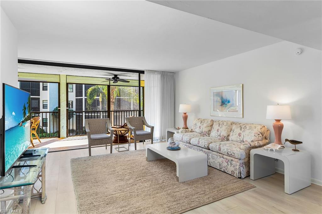 929 Collier CT B201