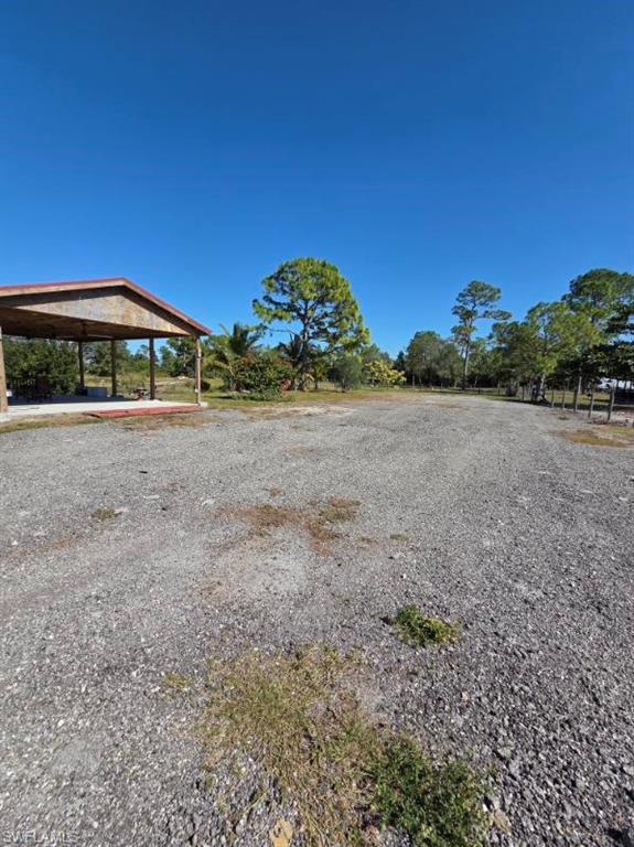 1860 Poinsettia AVE photo 23