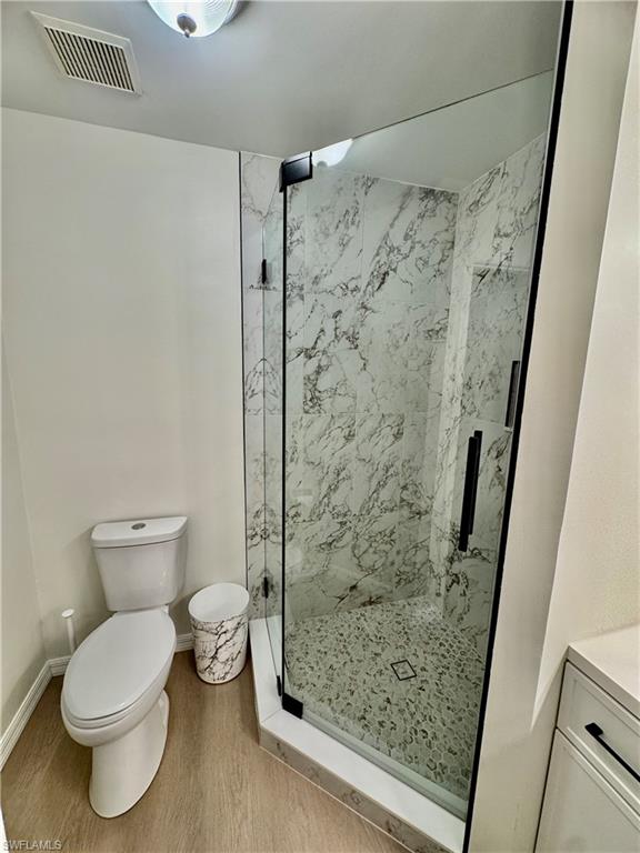 645 Squire CT 202 photo 22