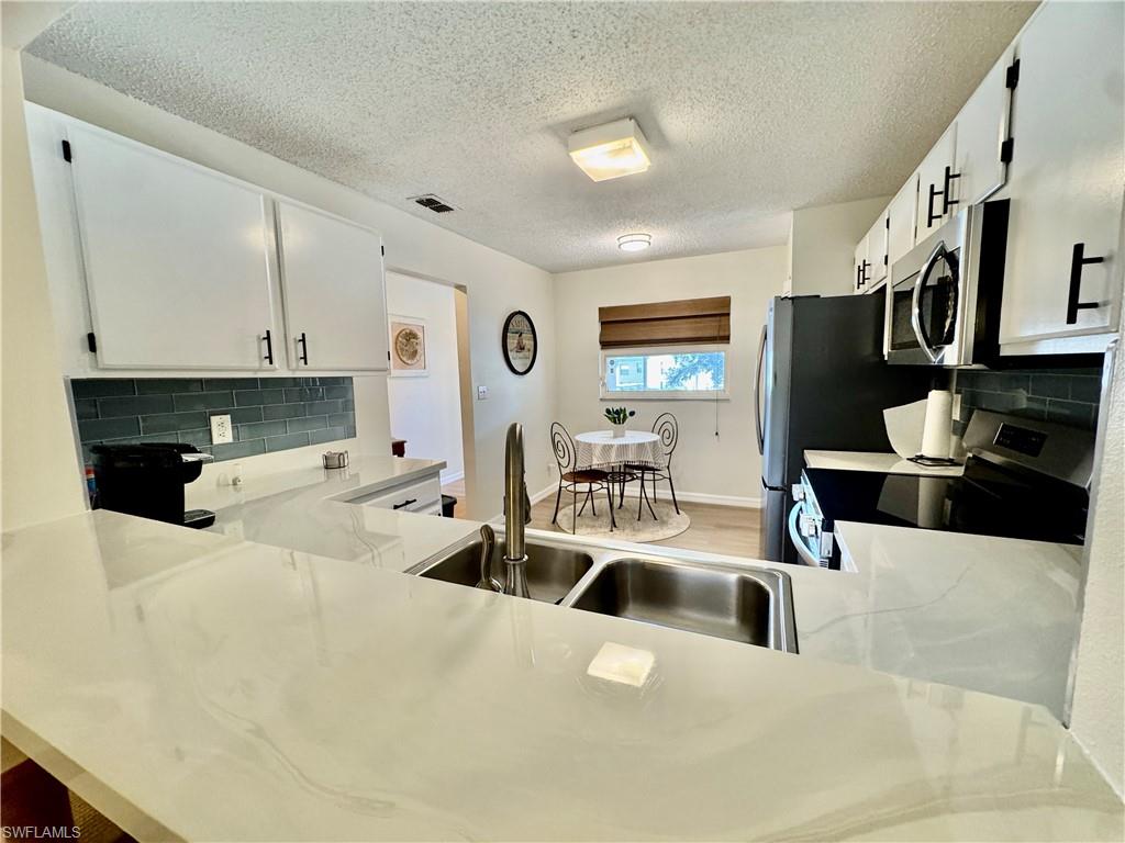 645 Squire CT 202 photo 30
