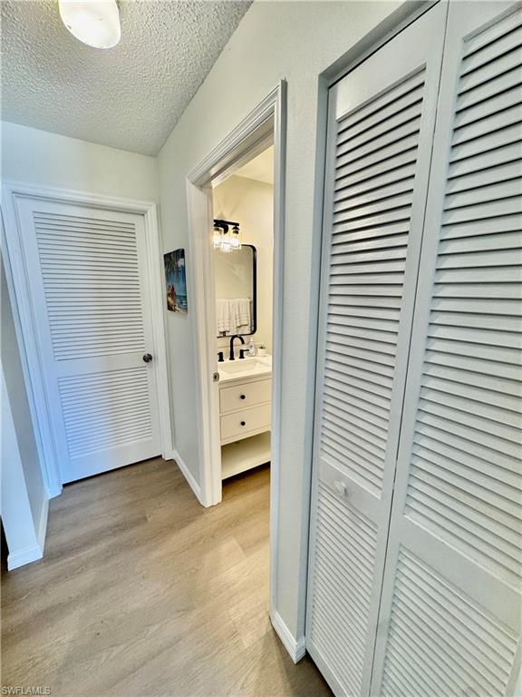 645 Squire CT 202 photo 15