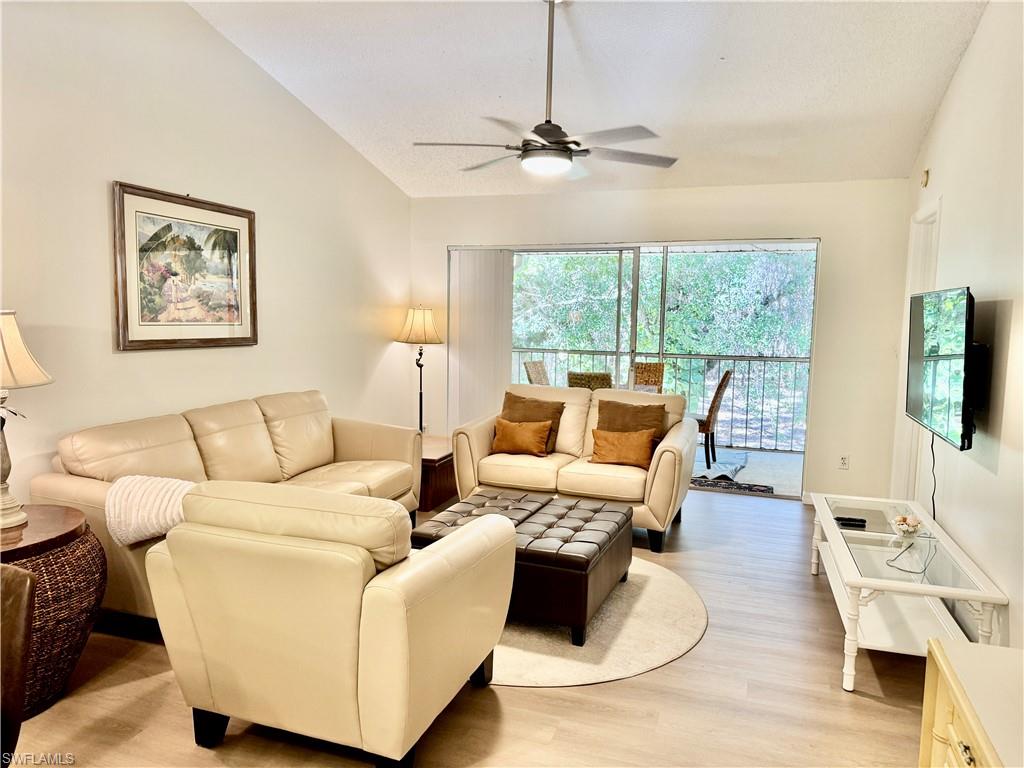 645 Squire CT 202 photo 21