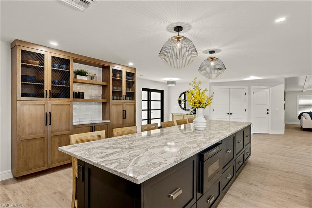 930 Kings Crown DR photo 12