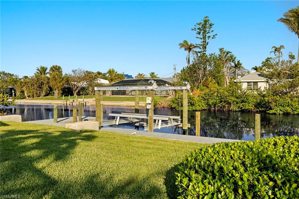 930 Kings Crown DR photo 36