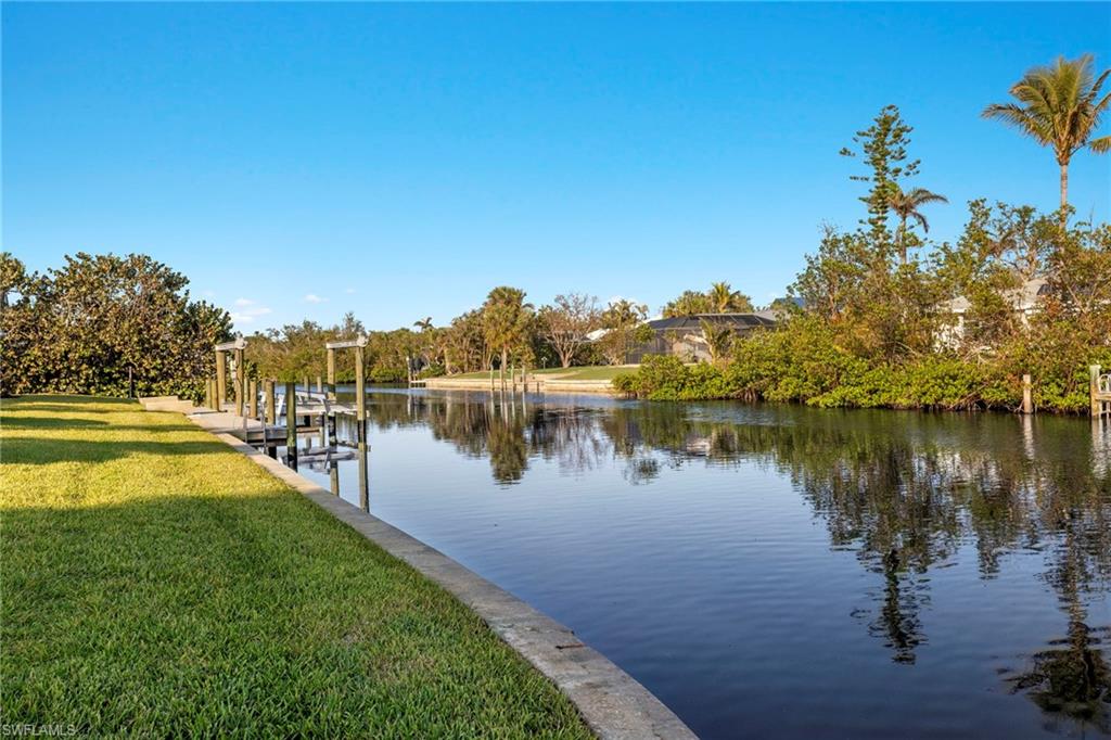 930 Kings Crown DR photo 38