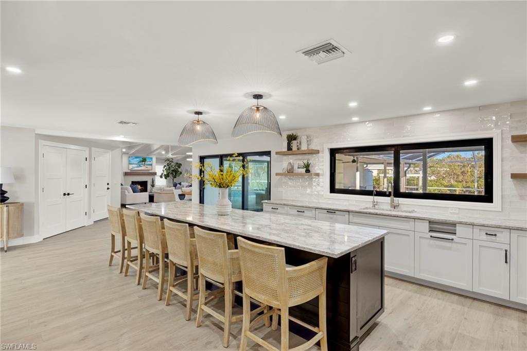 930 Kings Crown DR photo 11
