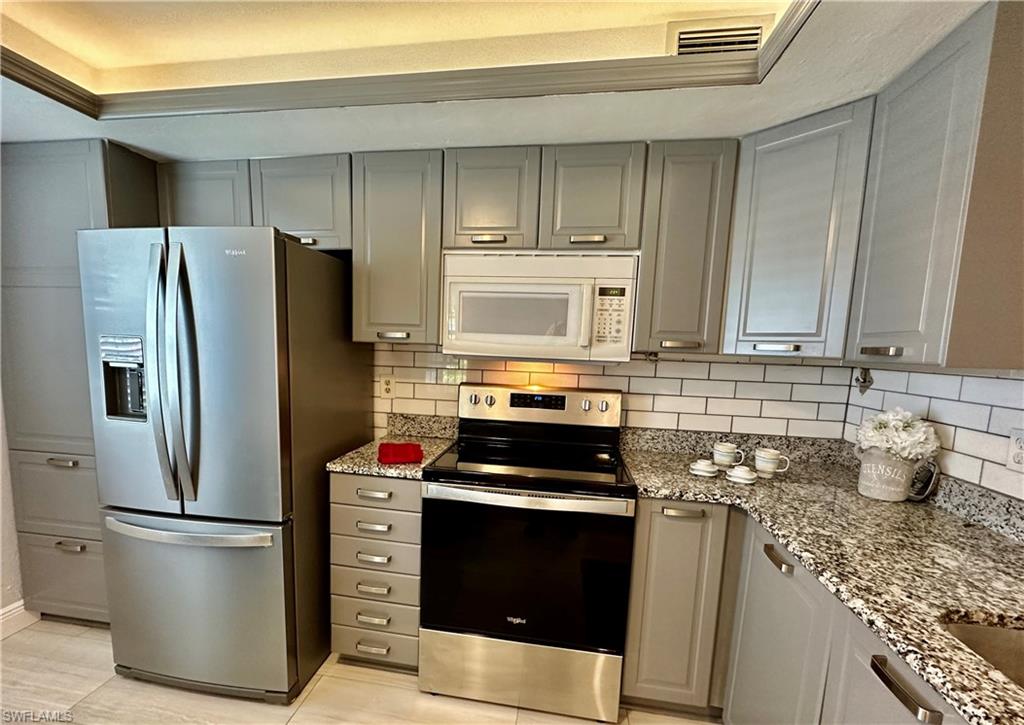 I-1 Custom Designed Kitchen with Newer Stainless Package