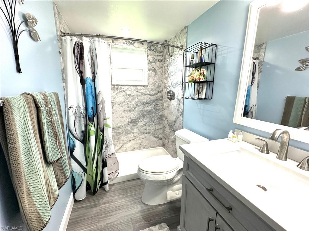 I-1 Master Ensuite Custom Designed Bath