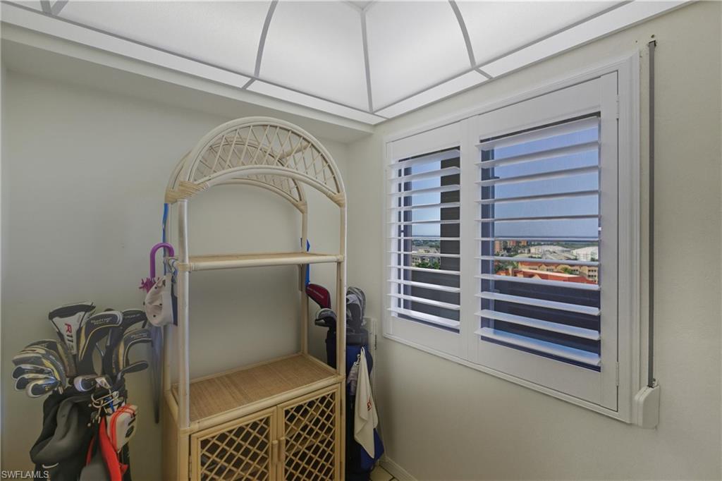 Breakfast nook or office area