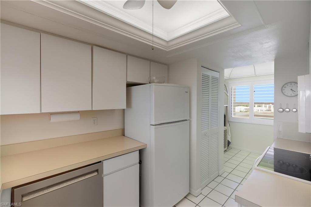 7500 Estero BLVD 1104 photo 10