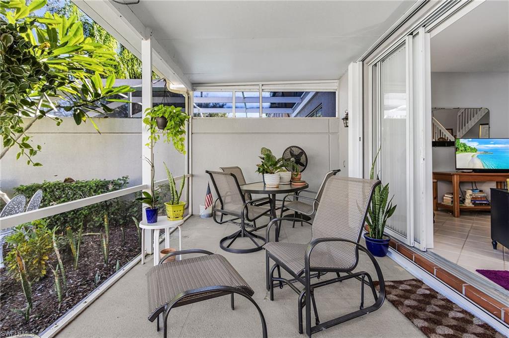 SREENED LANAI