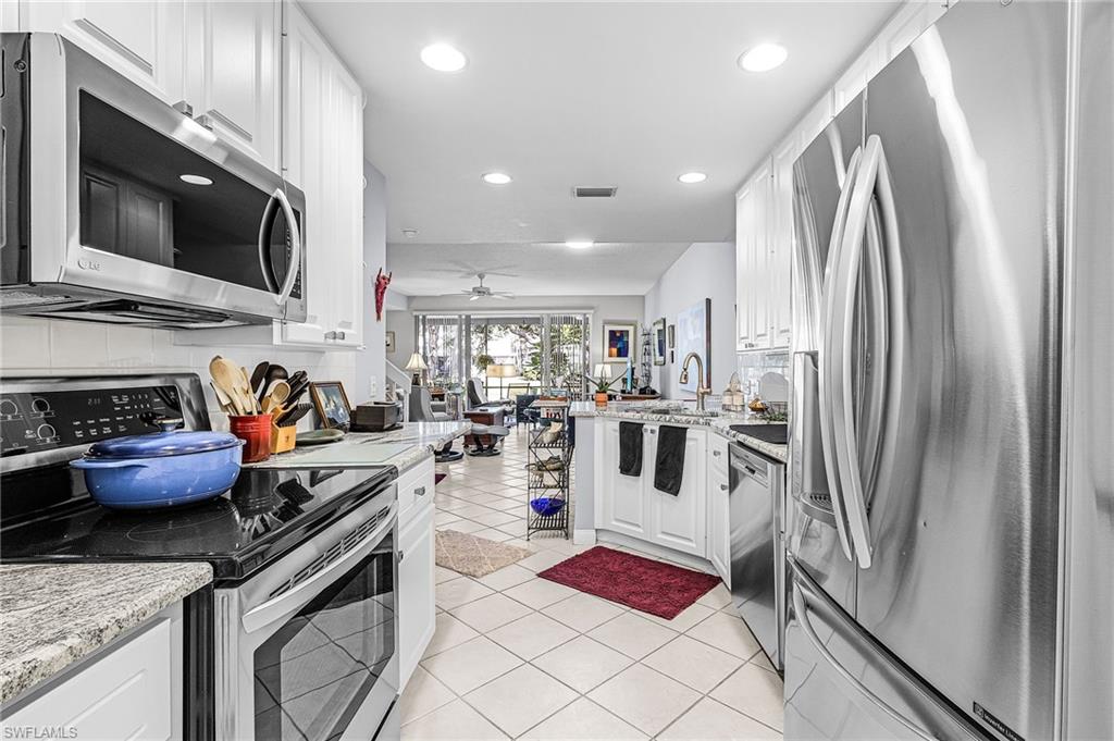 5733 Cove CIR photo 9
