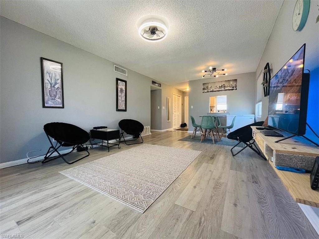 2210 Croton CT