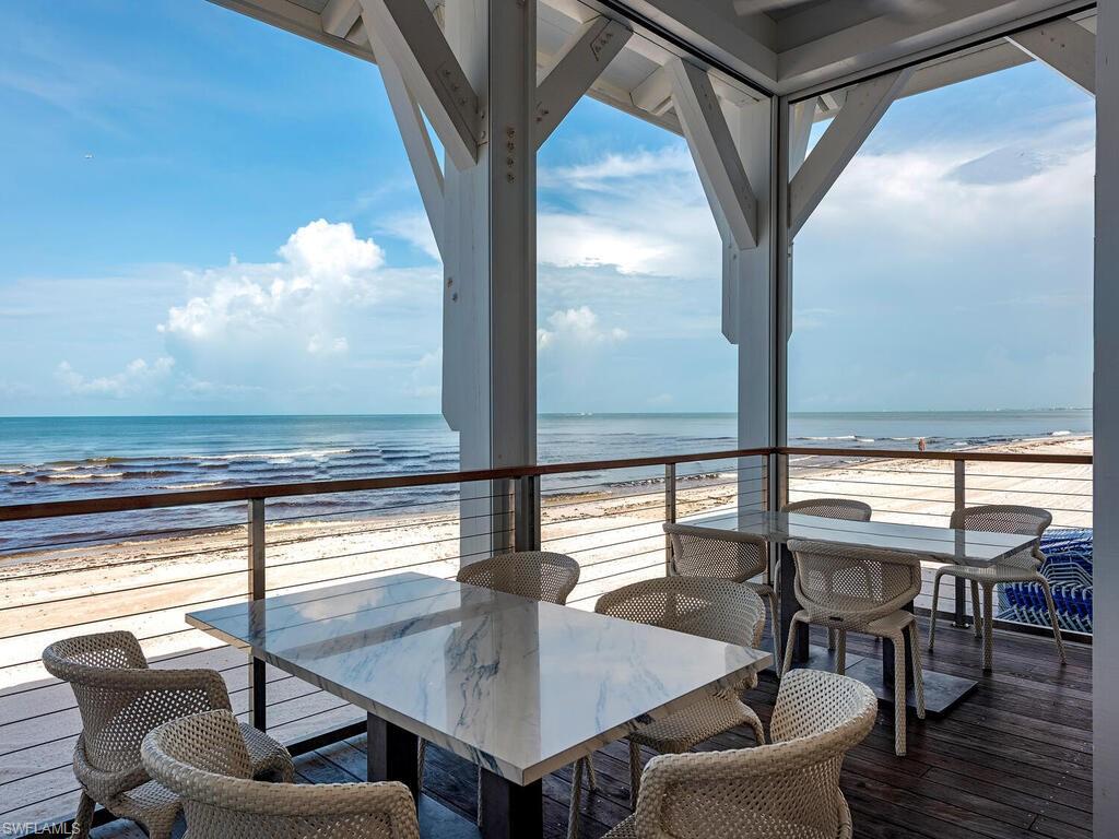 Indoor and outdoor dining