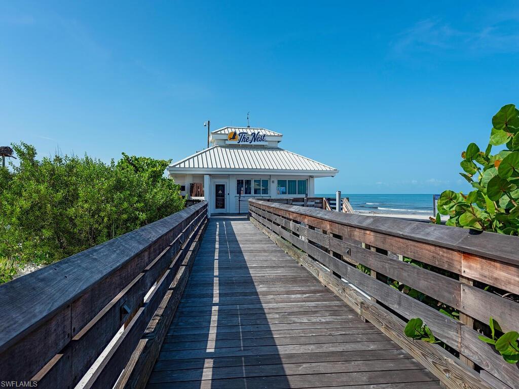 The Nest, Pelican Bay's private "Grab and Go" food and beverage hut