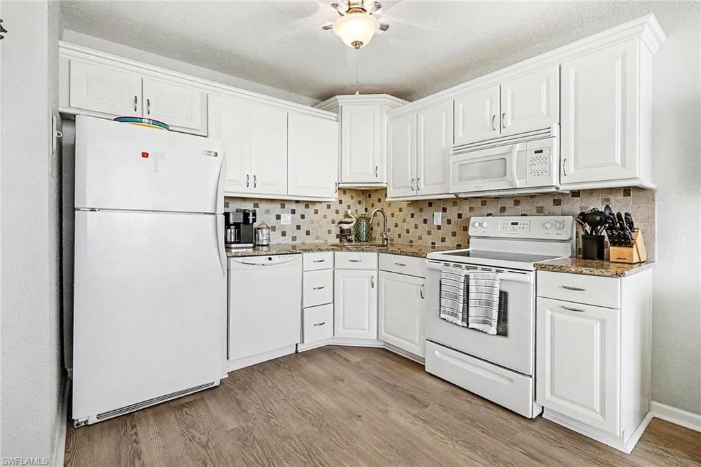 7330 Estero BLVD 906 photo 32