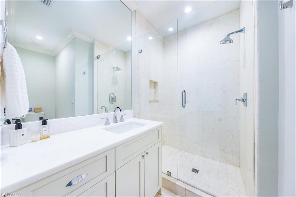 7128 Lemuria CIR 702 photo 13