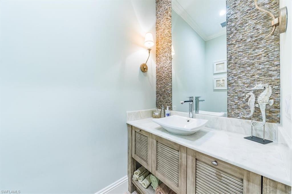 7128 Lemuria CIR 702 photo 11