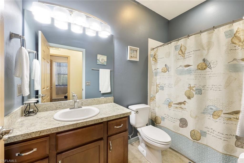 Misc room featuring light wood-style flooring and ceiling fan
