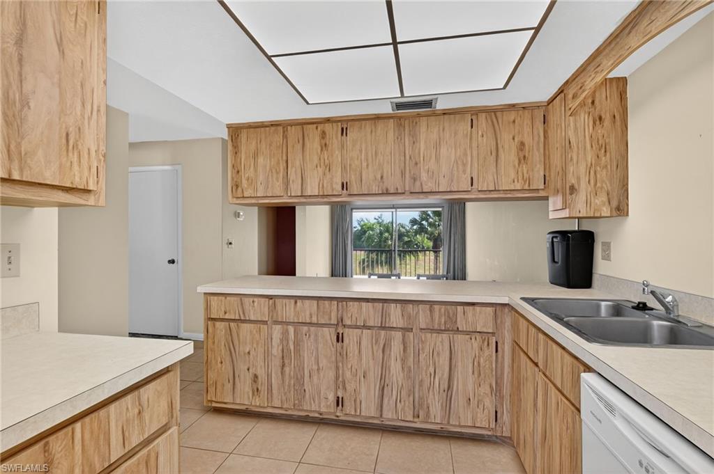 16031 Dublin CIR 204 photo 8