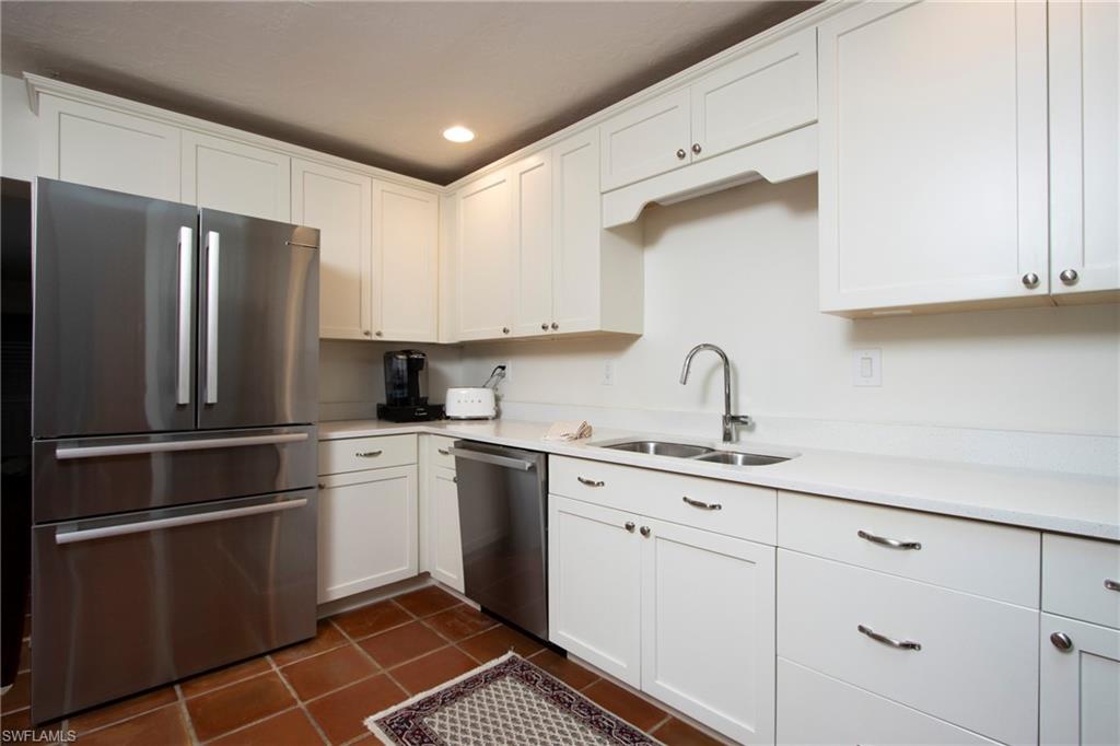 359 2nd AVE N photo 8