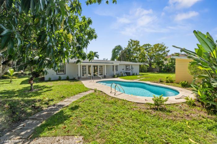 Back yard/ Mango Tree/ Pool