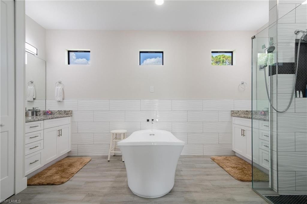 4665 Keylargo LN photo 13
