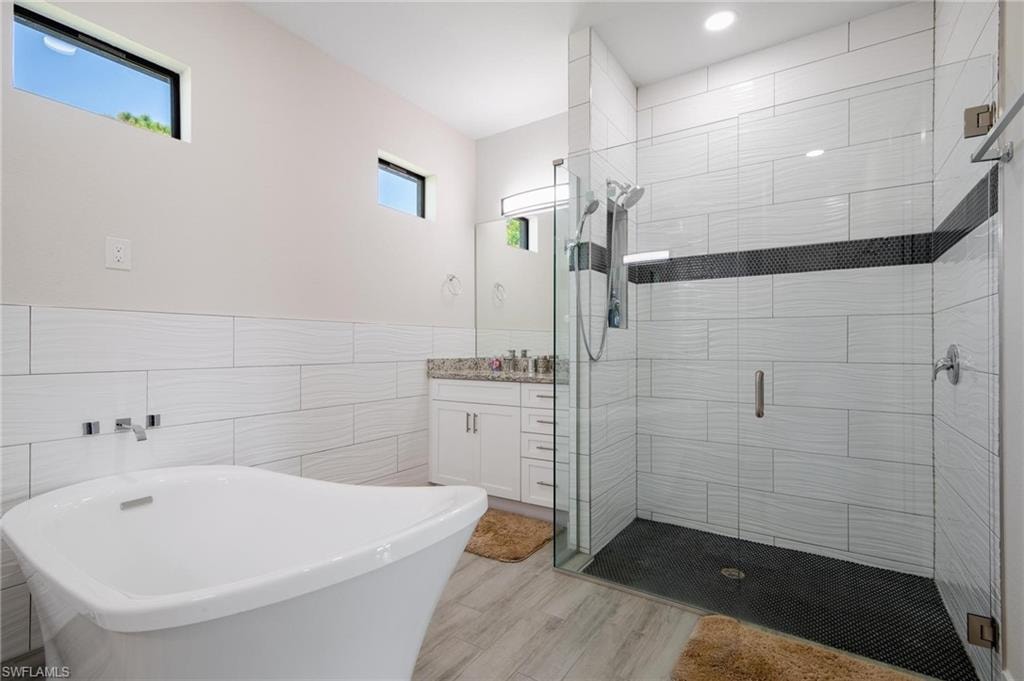 4665 Keylargo LN photo 14