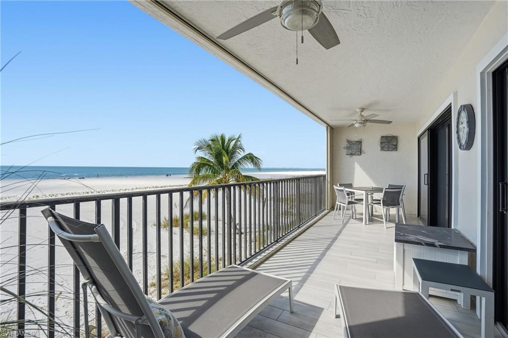 Western facing balcony with Gulf views - virtually enhanced