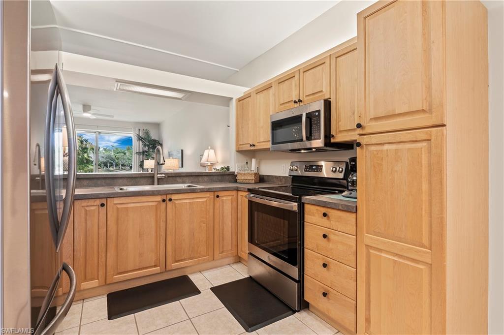 465 Robin Hood CIR 101 photo 13