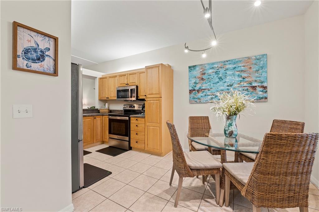 465 Robin Hood CIR 101 photo 10