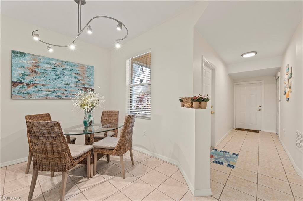 465 Robin Hood CIR 101 photo 11