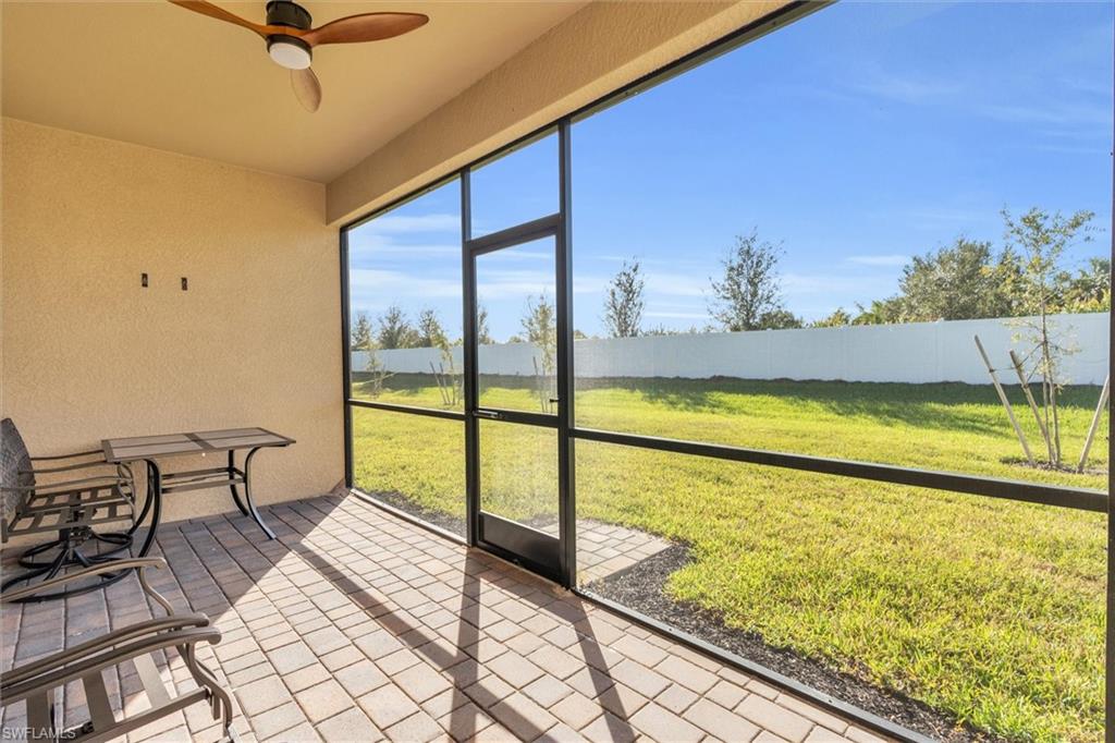Sunroom with ceiling fan
