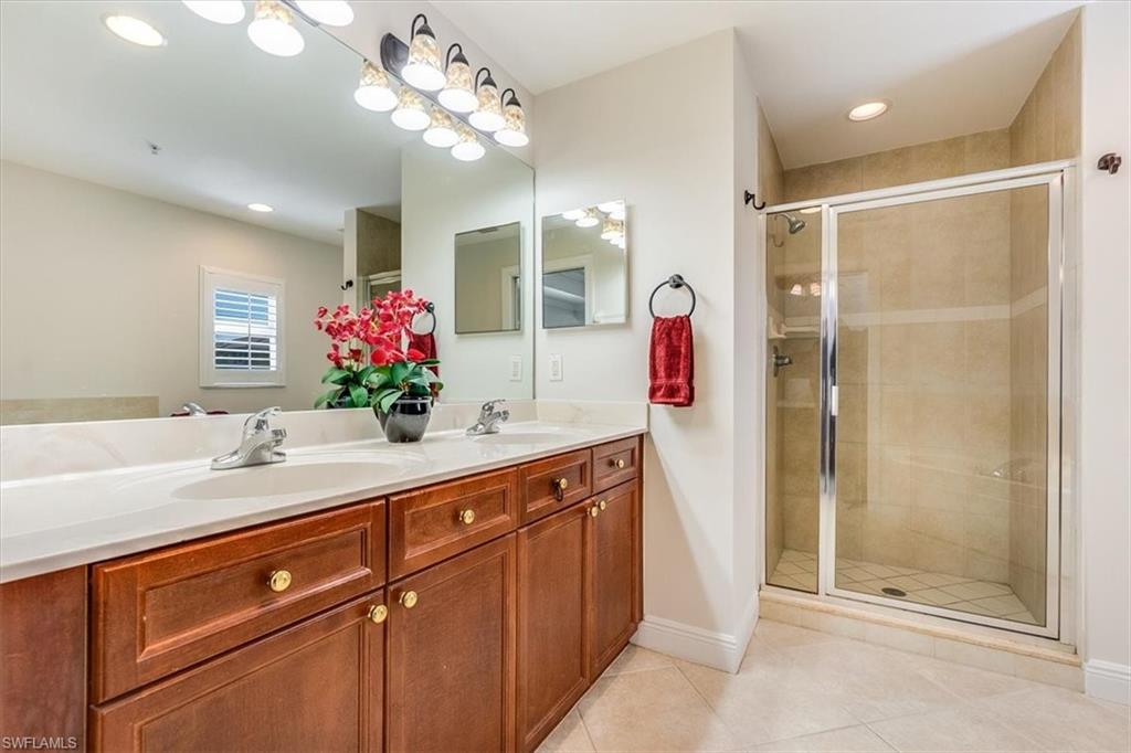 Dual sinks, walk-in shower