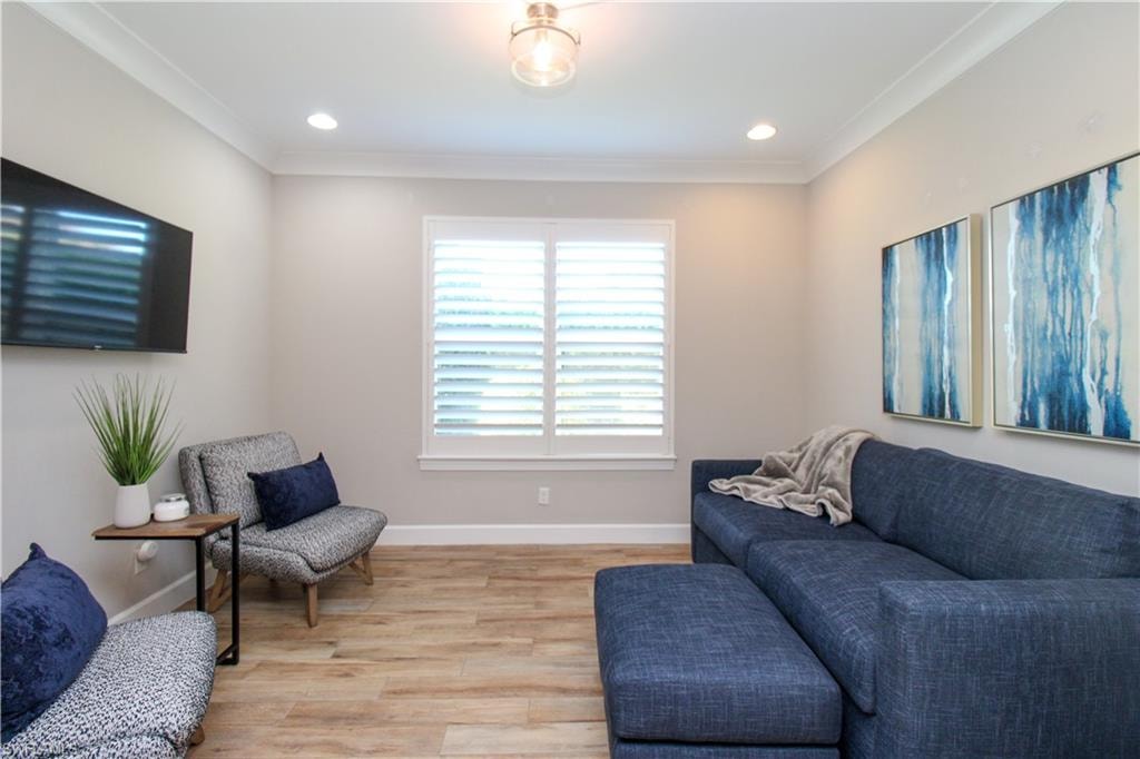 9423 Terresina DR photo 16