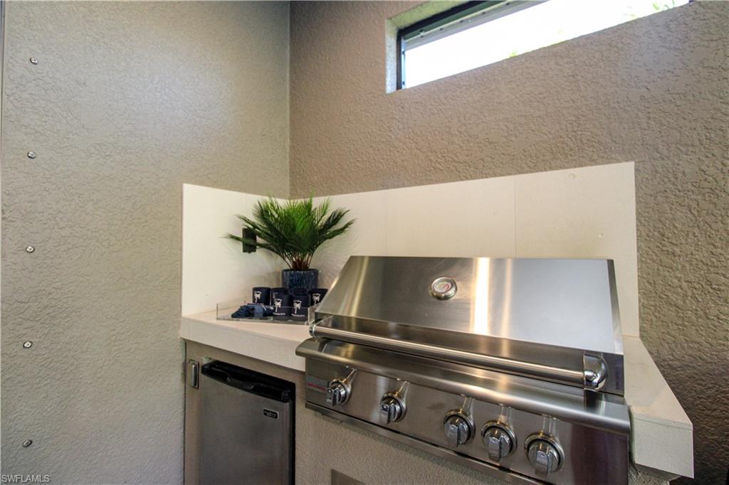 9423 Terresina DR photo 11