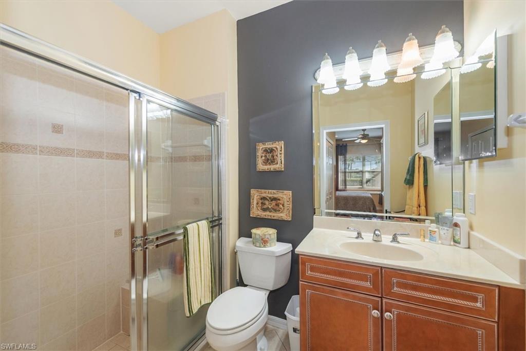 Main bathroom with tiled shower!