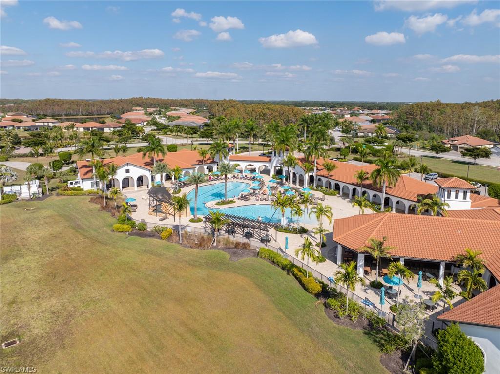 Bird's eye view of a pool area