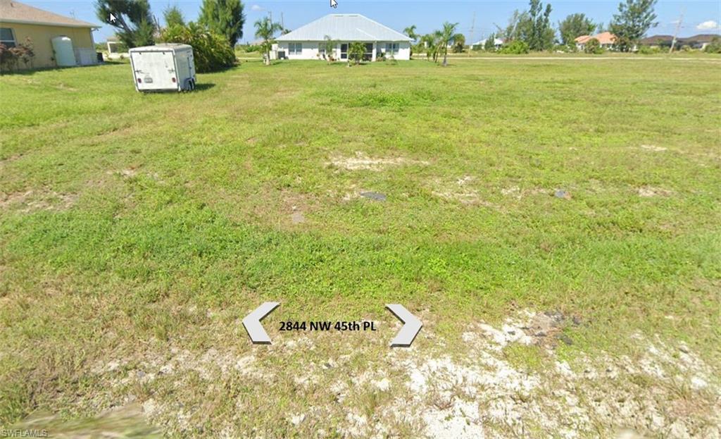 Frontal view of property