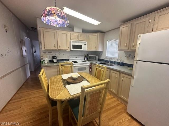 1453 Diamond Lake CIR photo 7