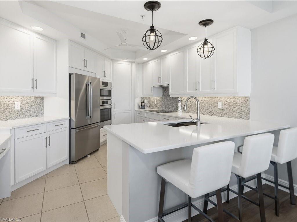 445 Cove Tower DR 704