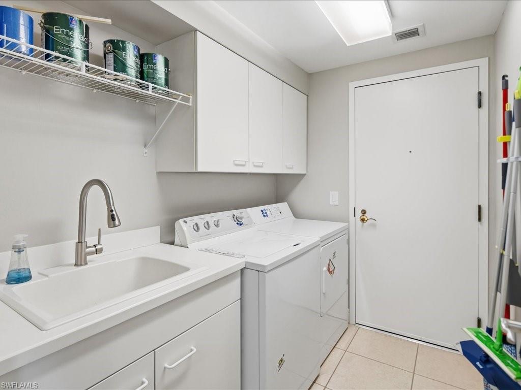 445 Cove Tower DR 704 photo 21