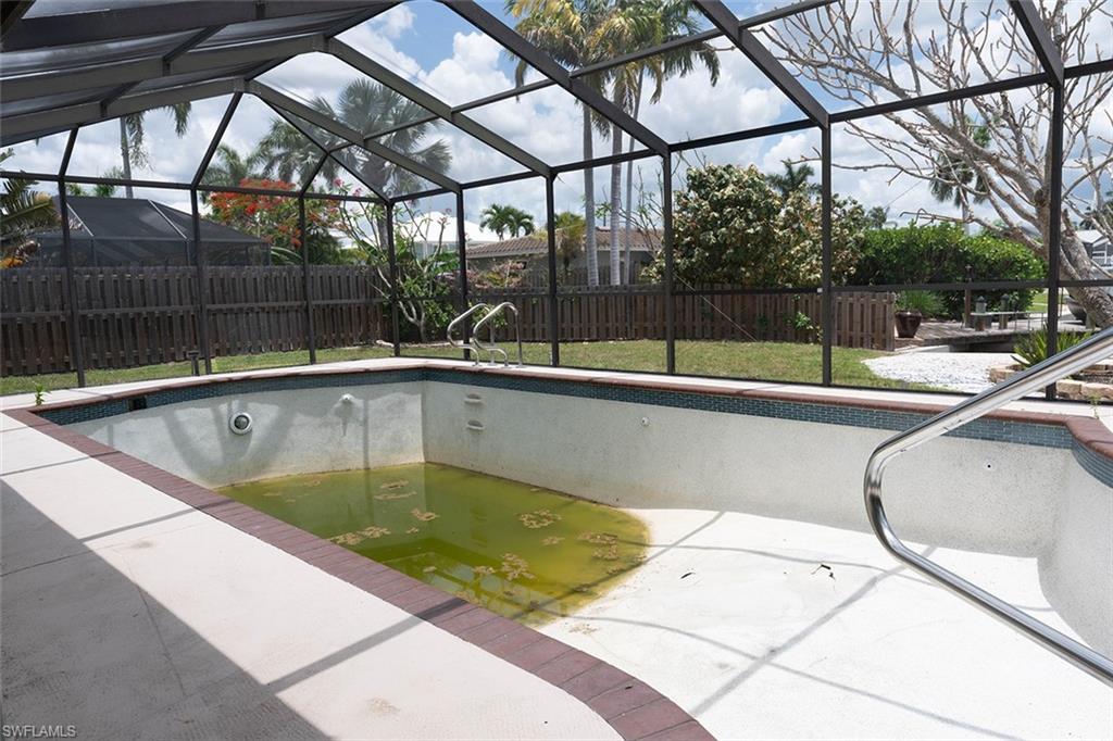 220 Albatross ST photo 43