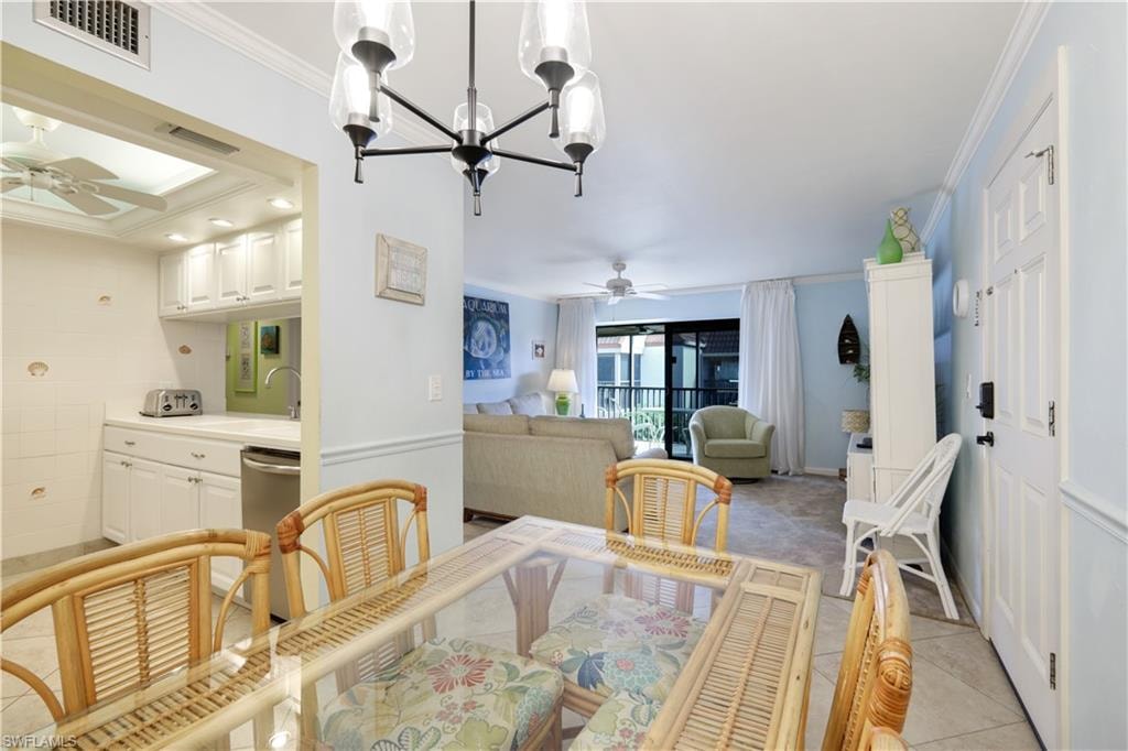 Dining area that keeps everyone in the conversation