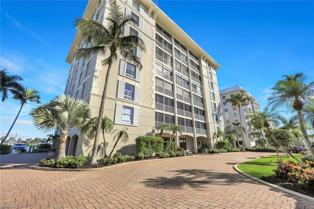 View of apartment building / complex