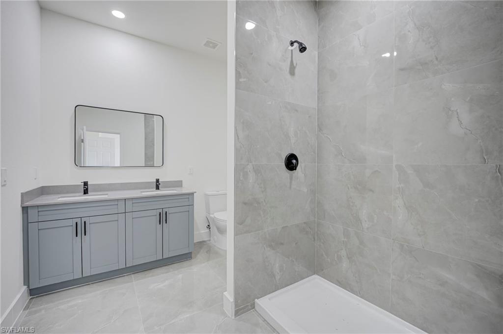 1134 Cumming ST E photo 15