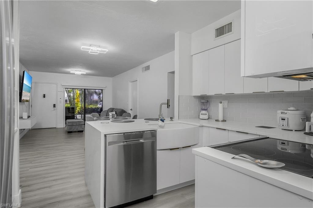 201 Collier BLVD 3-102 photo 10